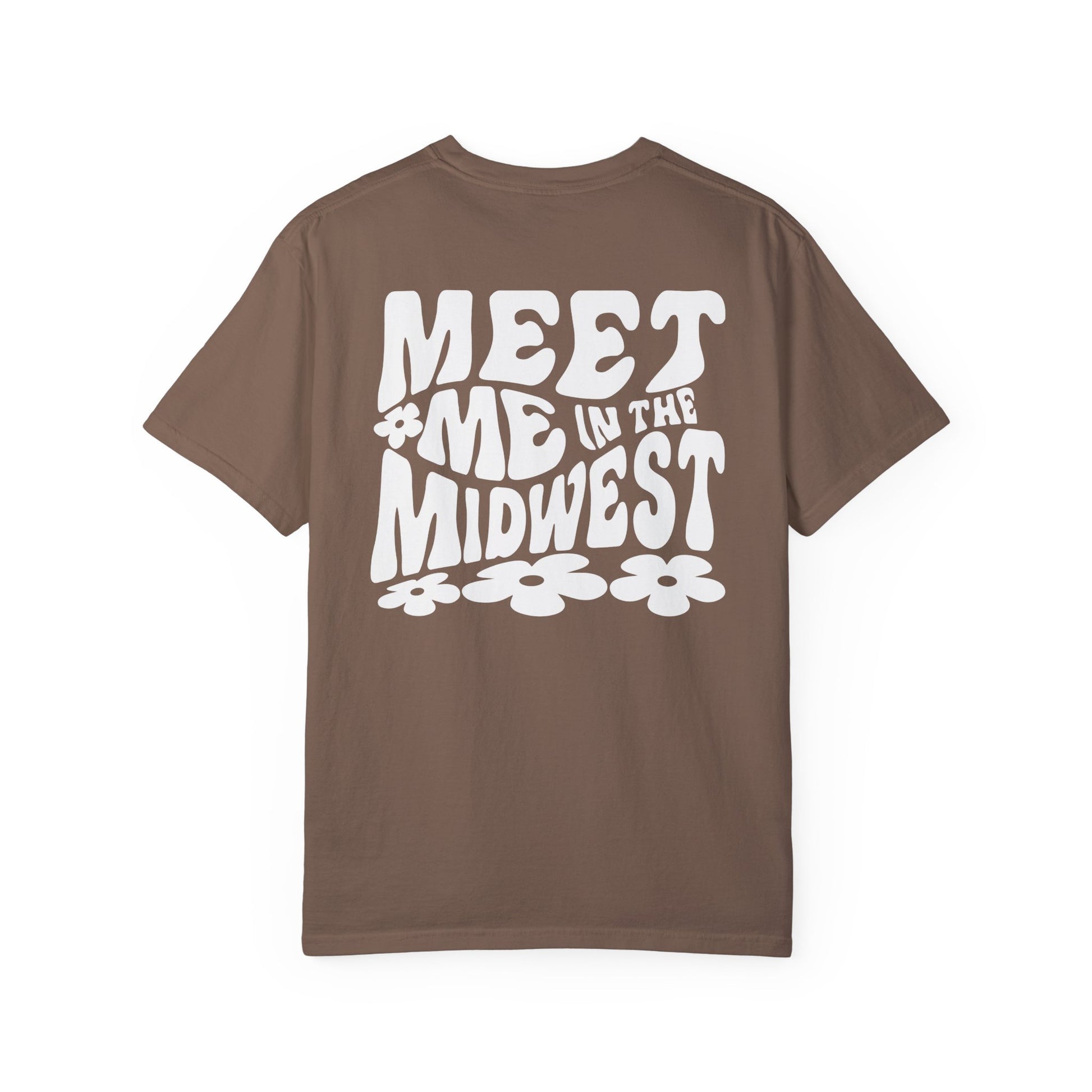 Retro Midwest shirt with bold floral graphic design and "Meet Me in the Midwest" text. Perfect for casual outfits, Midwest road trips, or trendy Midwest looks, combining comfort and style effortlessly. 