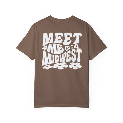 Retro Midwest shirt with bold floral graphic design and "Meet Me in the Midwest" text. Perfect for casual outfits, Midwest road trips, or trendy Midwest looks, combining comfort and style effortlessly. 