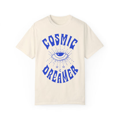 Mystical graphic tee featuring a spiritual eye, cosmic dreamer typography, and celestial design. Perfect for vintage-inspired outfits, boho rebel style, and night sky aesthetics.
