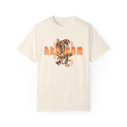 Rad mom graphic tee featuring bold vintage tiger design with flame details. Cool mom streetwear shirt with retro tattoo style graphic perfect for everyday edgy mom style and bold vintage inspired streetwear.