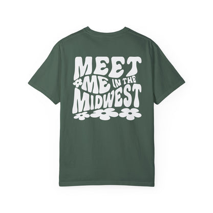 Retro Midwest shirt with bold floral graphic design and "Meet Me in the Midwest" text. Perfect for casual outfits, Midwest road trips, or trendy Midwest looks, combining comfort and style effortlessly. 