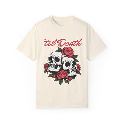 Graphic tee featuring a bold skull and roses design with vintage-inspired details. Perfect for fans of retro skeleton shirts, romantic gothic skull tees, or punk skull rose graphics. A unique aesthetic tattoo skull tee for edgy and dark romance lovers.
